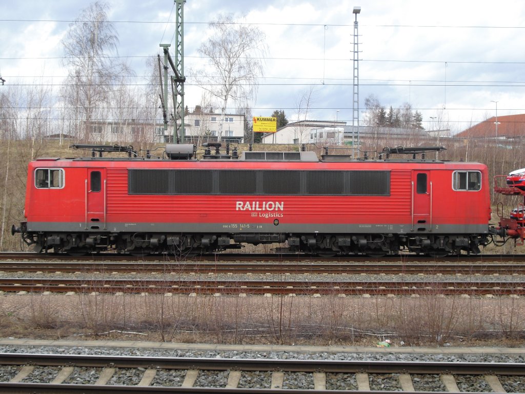 155 141-5 von der Seite. Aufgenommen in Reichenbach/V am 28.02.10.