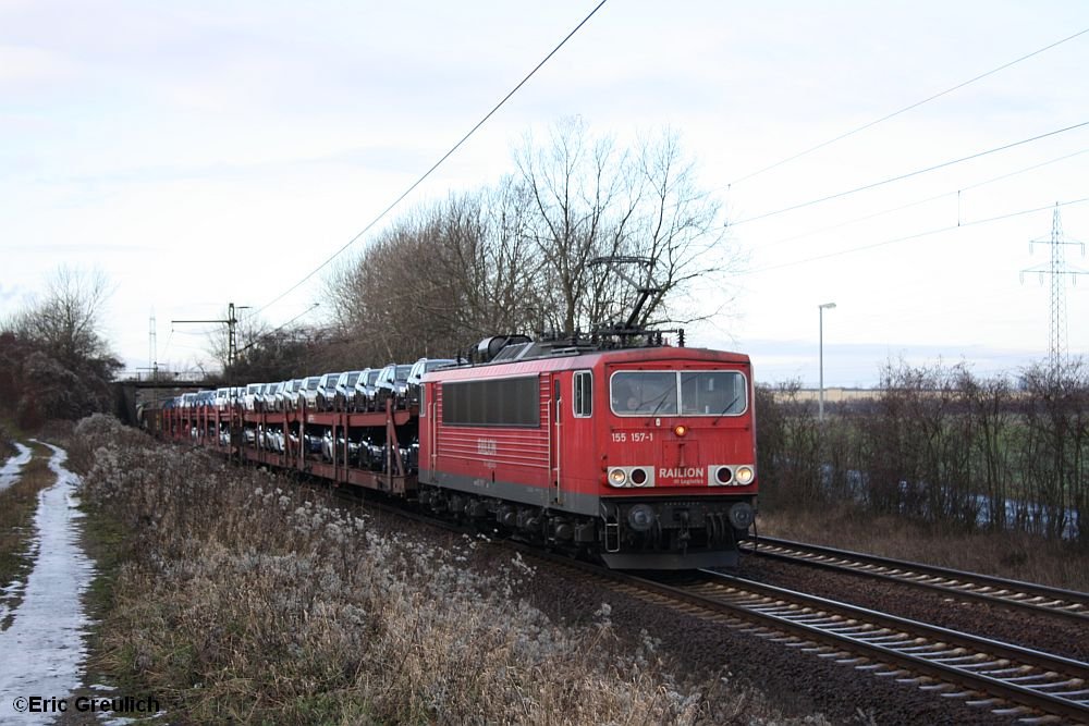 155 157 in Ahlten mit einem gemischten Gterzug