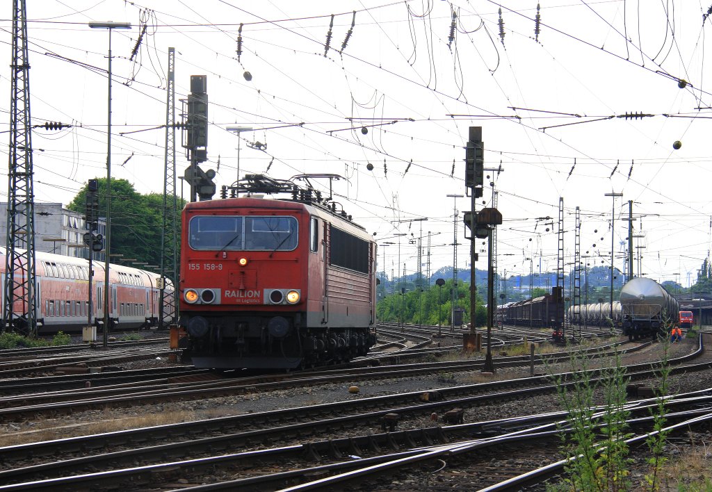155 158-9 von Railion rangiert in Aachen-West bei Sommerwetter am 28.6.2012.