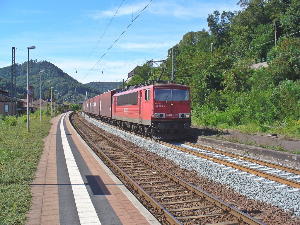 155 159-9 zieht den Opelzug Einsiedlerhof - Rsselsheim am 06.09.2011 durch Lambrecht