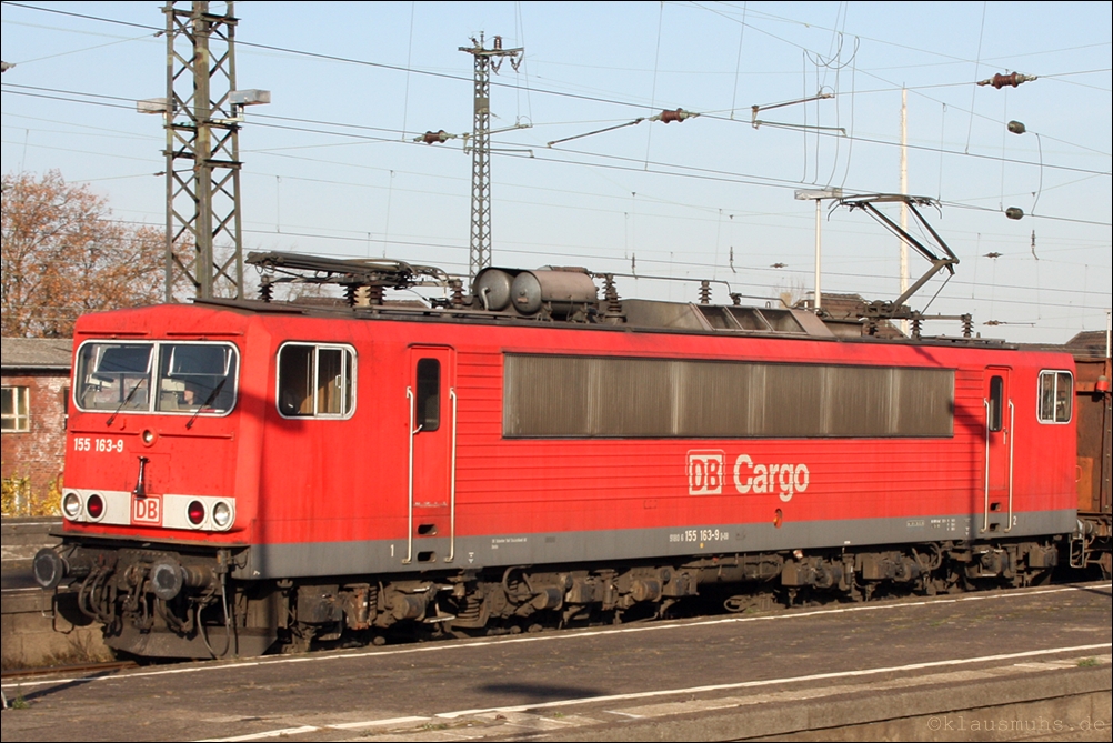 155 163-9 durchfhrt auf Gleis 2 Wanne-Eickel Hbf. 28.11.2011