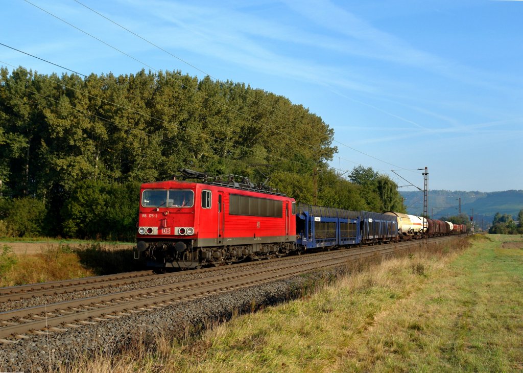 155 175 mit einem Gterzug am 24.09.2011 bei Himmelstadt.