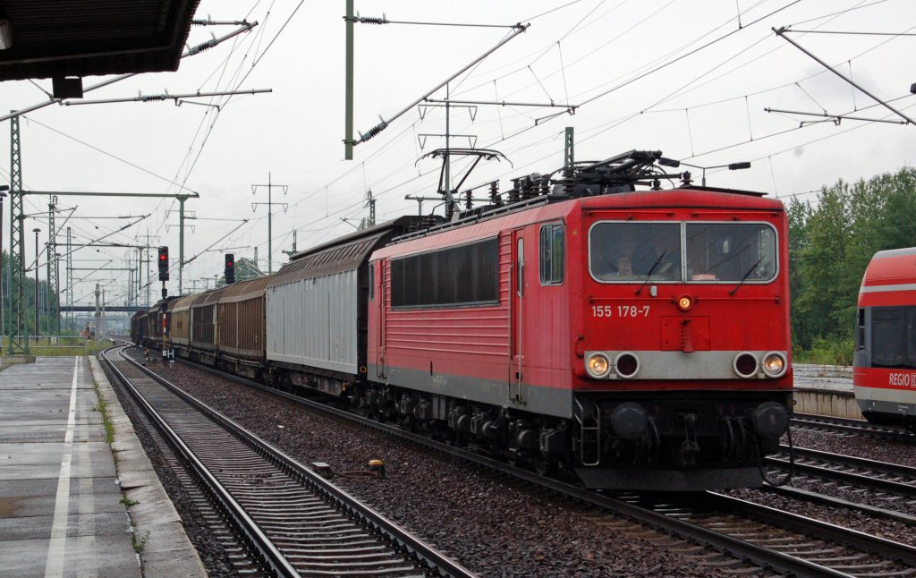 155 178 zieht am 03.08.10 einen gemischten Gz durch B.-Sch�nefeld Richtung Berlin.