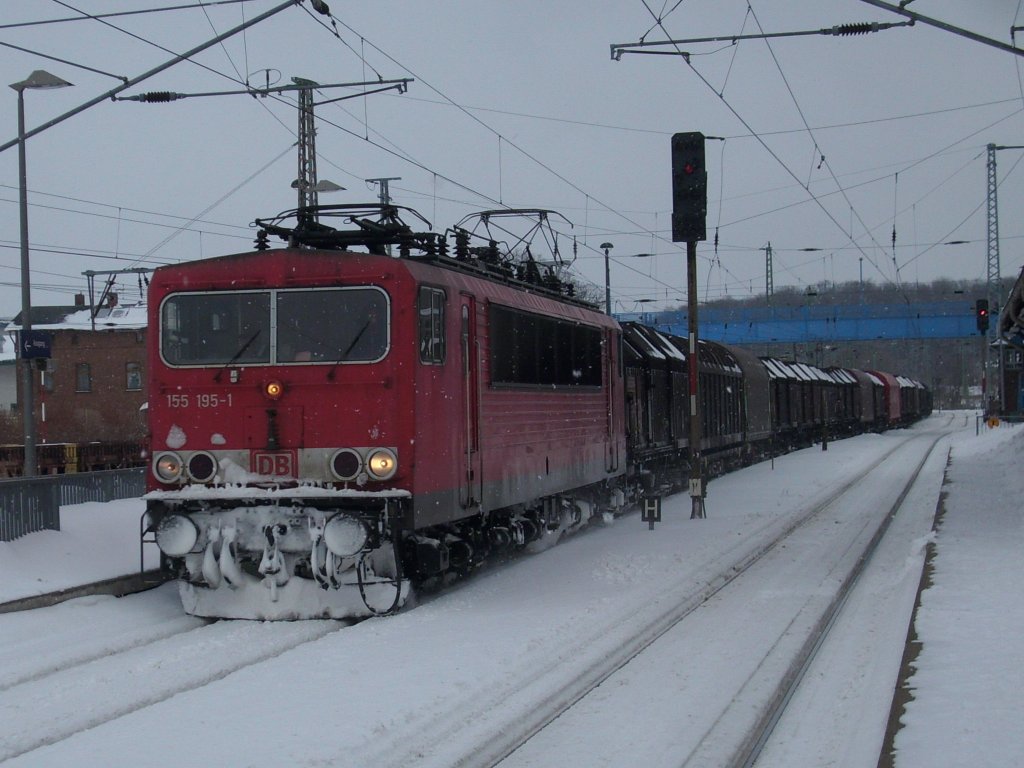 155 195 am 13.Februar 2010 bei der Durchfahrt durch Bergen/Rgen.