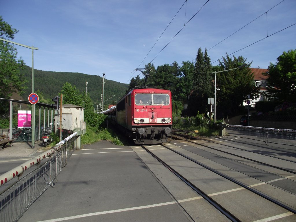 155 207-4 mit Audi Gterzug am 13.05.11 in Heidelberg Schlierbach/Ziegelhausen von Bahnsteig aus fotografiert 