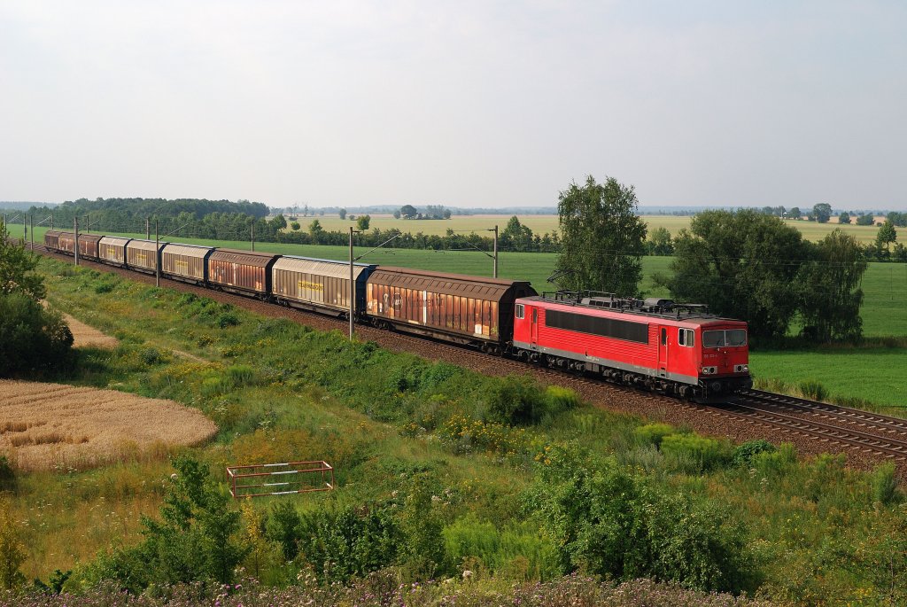 155 212 mit Gterzug in Zschortau (26.07.2012)