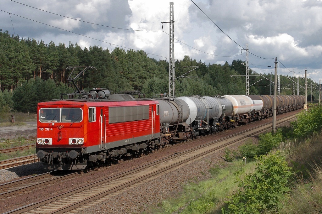 155 212 mit Kesselwagen am 03.09.2010 in Eberswalde
