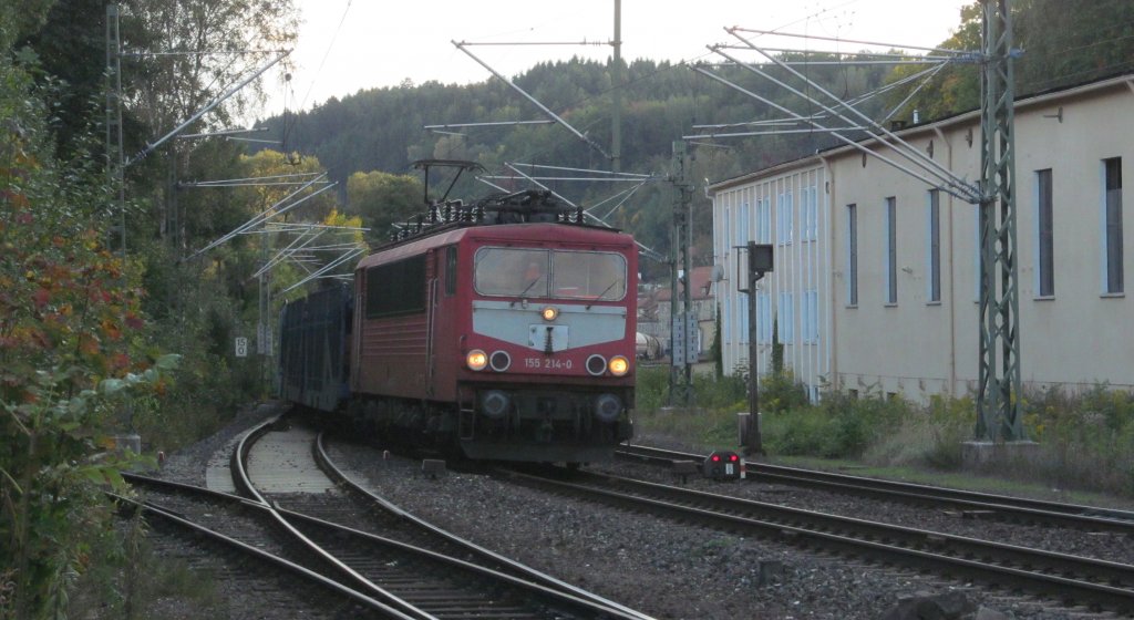 155 214-0 zieht am 03. Oktober 2012 den EZ 51784 (Nrnberg Rbf - Seddin) durch Kronach. 