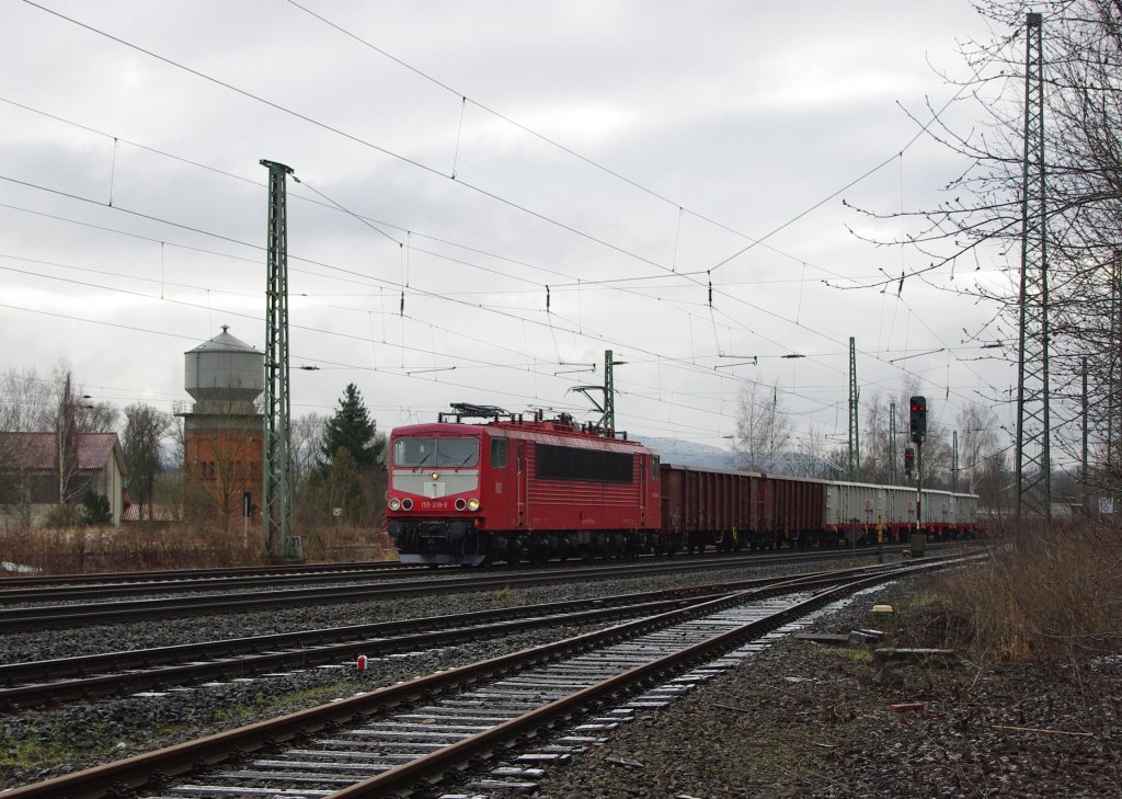 155 219-9 mit einem gemischtem Gz in Richtung Norden bei Eschwege West. Aufgenommen am 20.01.2011.