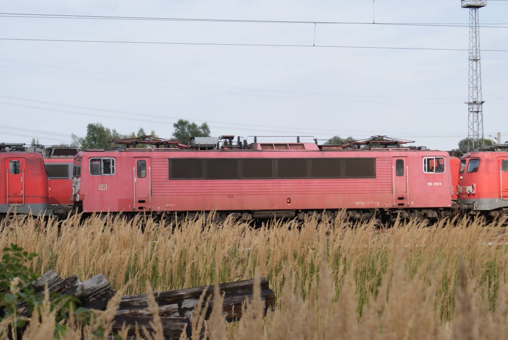155 219 steht abgestellt im Rostocker Seehafen