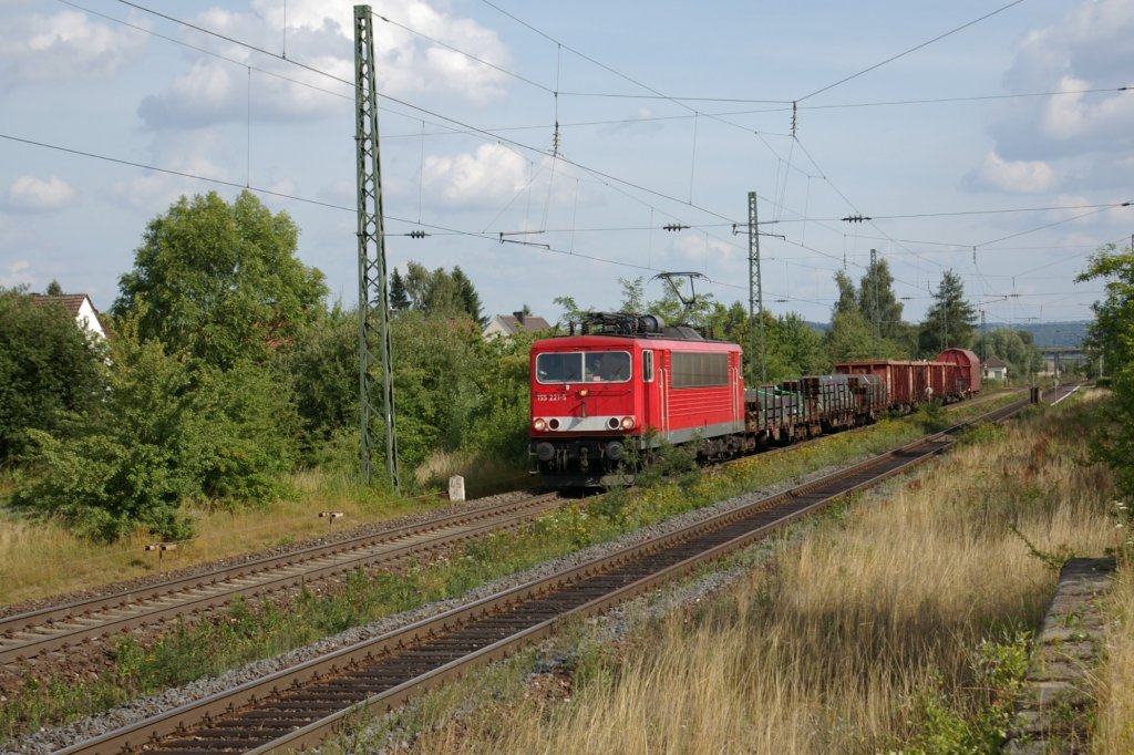 155 221-5 am 23.07.2008 im Bahnhof Eggolsheim.