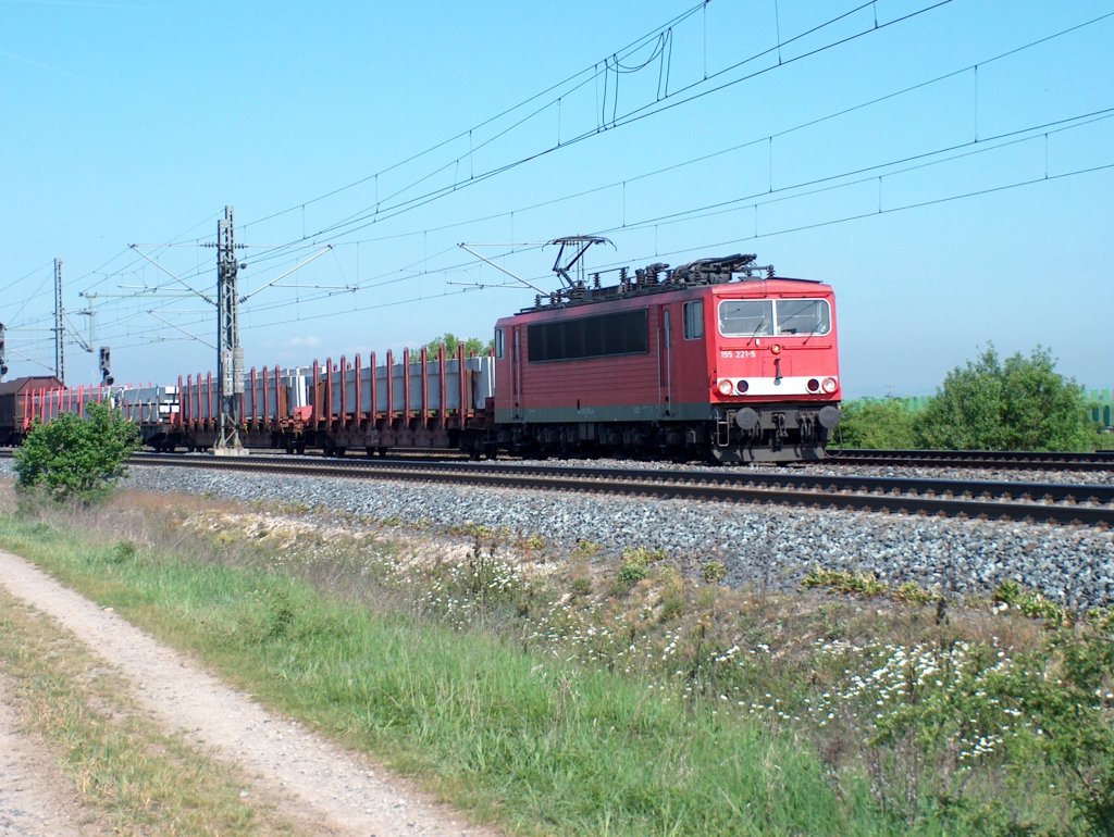 155 221-5 steht bei Iphofen an einen Roten Signal 10.05.2011