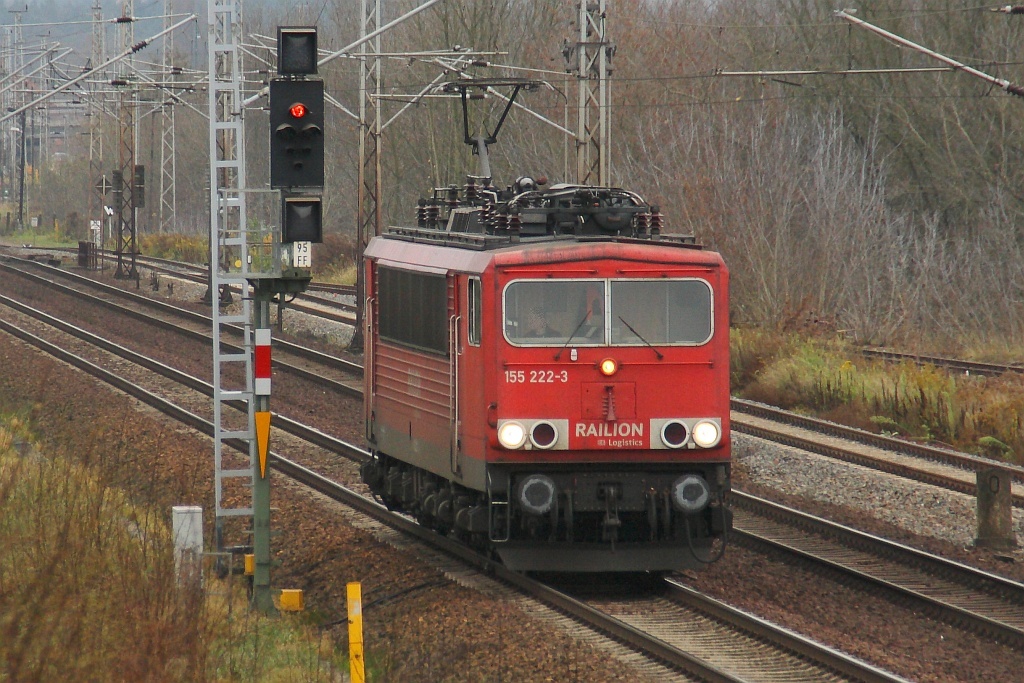 155 222 fhrt am 09.11.2010 durch Eberswalde in Richtung Angermnde