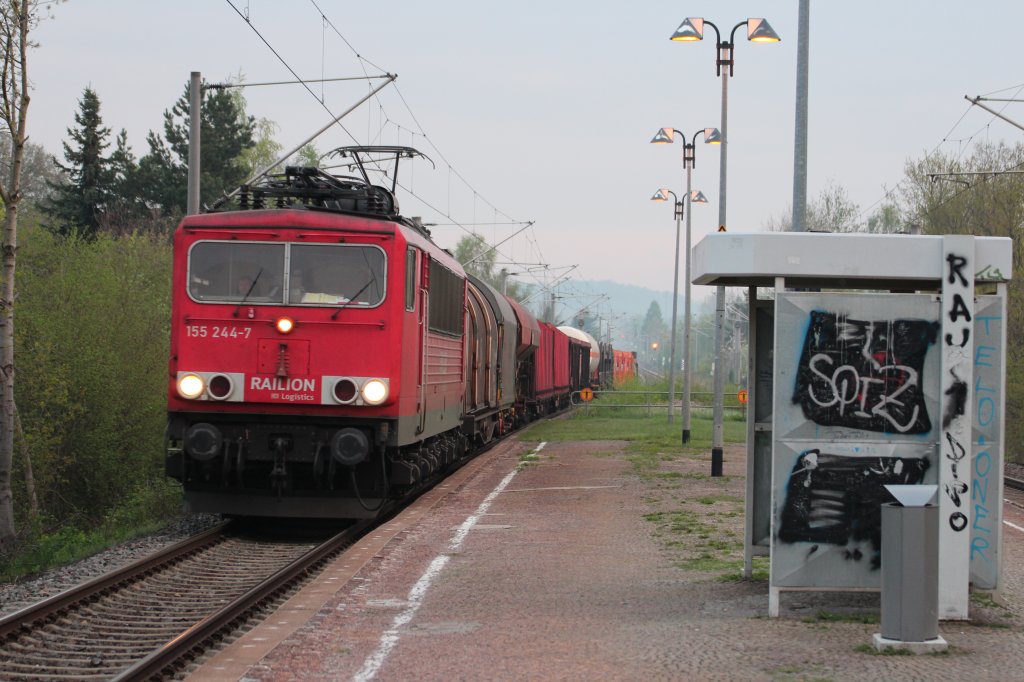 155 244-7 kam mit einem gemischten Gterzug durch Zwickau Plbitz. 04.05.2013