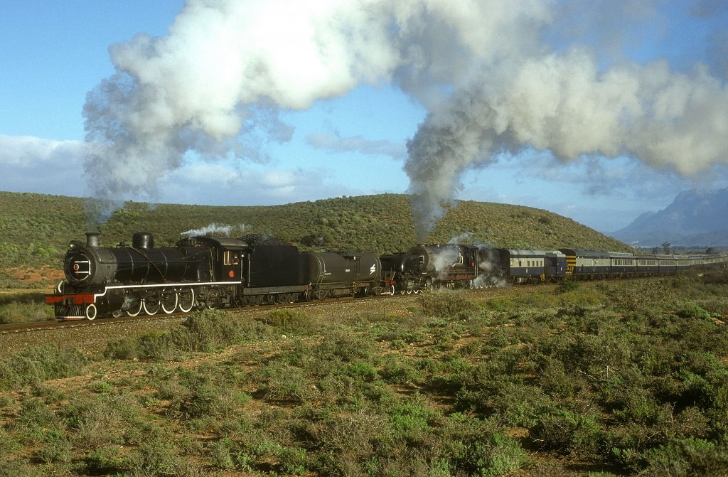 15A-1970 + GO-2575  Komplot Koppen  20.08.01