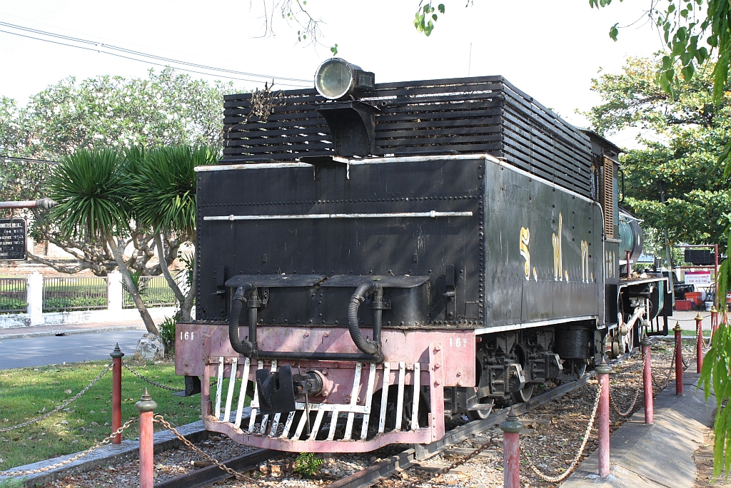 161 aufgestellt auf dem Bahnhofsvorplatz von Lopburi 13.M�rz 2012. 
