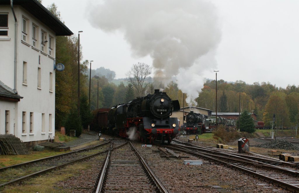 16.10.2010, Schwarzenberg (Erzg.), 50 3610 (Vordergrund) und 50 3616