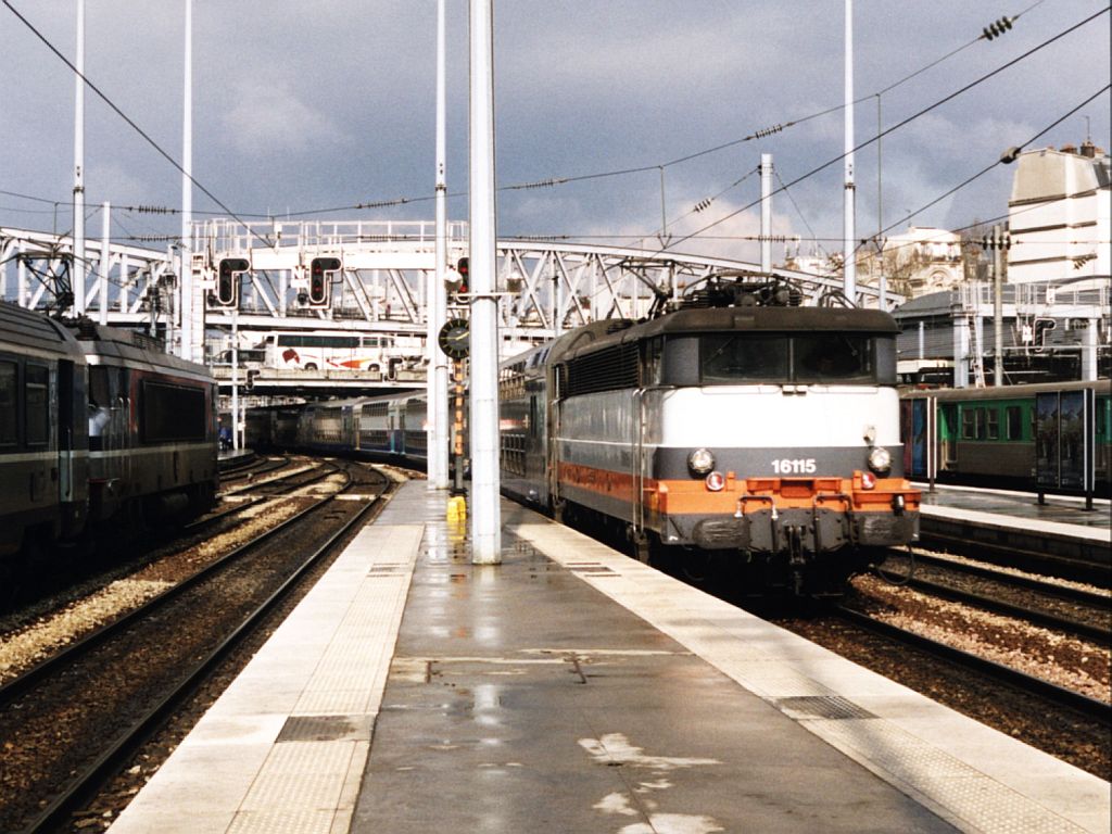 16115 auf Bahnhof Paris Nord in Mai 2000. Bild und scan: Date Jan de Vries. 


