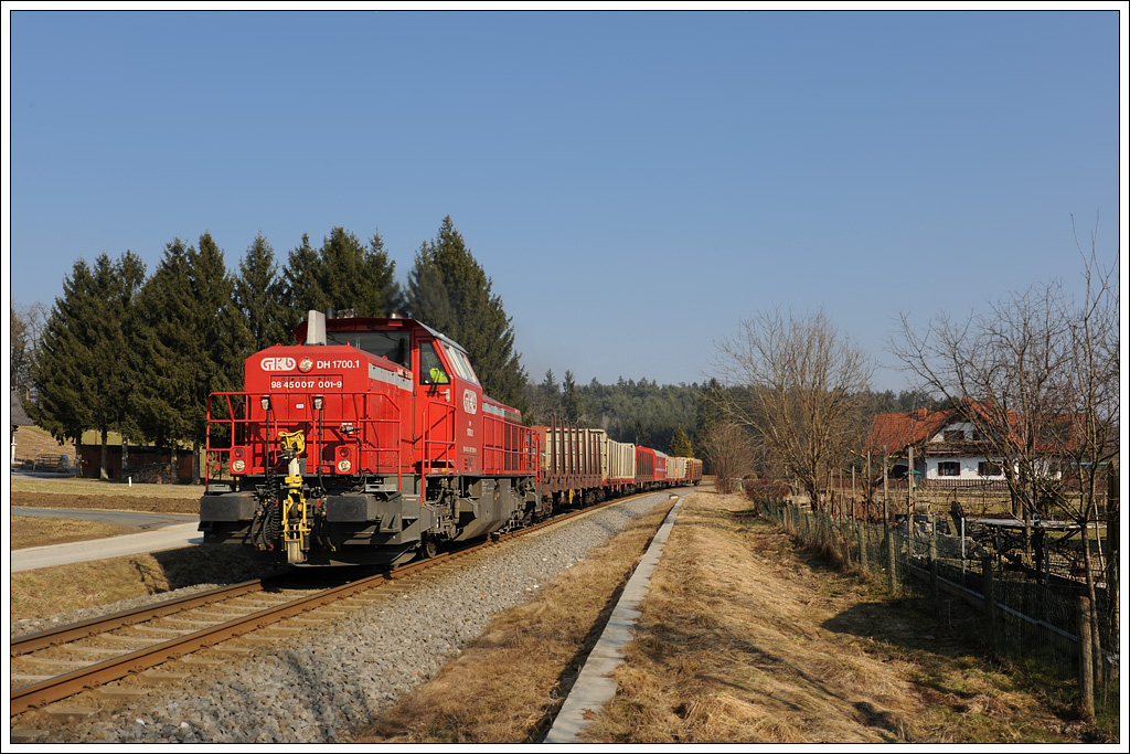 1700.1 am 9.2.2011 mit dem VG 71383 von Graz nach Wies Eibiswald kurz vor Plfing Brunn aufgenommen.