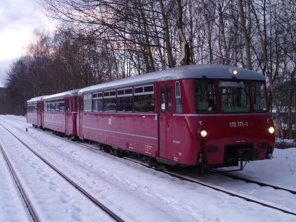 172 171-1, 172 132-3 und 172 760-1 standen am 15.12.12 in Schwarzenberg/Erzg.

