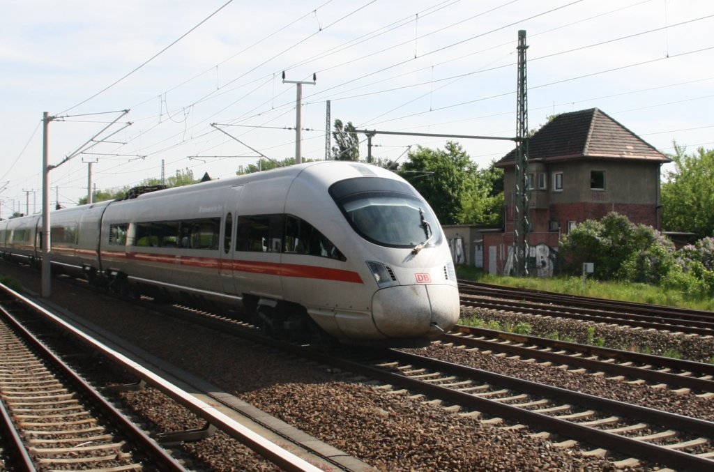 17.5.2013 Berlin-Blankenburg. ICE zur Bereitstellung nach Gesundbrunnen.