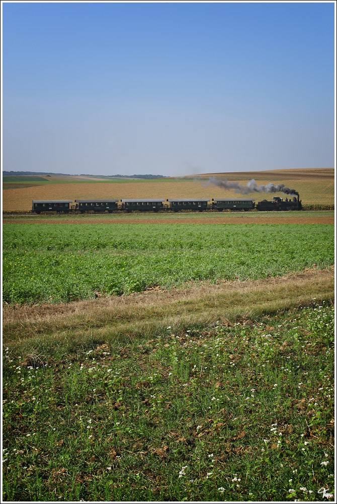 17c372 fhrt mit EZ 7392  Leiser Berge  von Korneuburg nach Ernstbrunn. 
Naglern 24.9.2011

