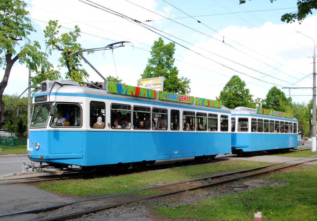 18. Mai 2011: die alten  Z�ri Tram  in Winnyzja