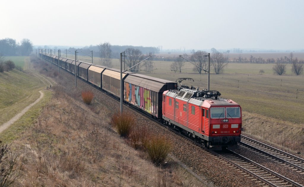 180 008 zog den Porschezug am 09.04.13 von Leipzig-Wahren durch Zschortau Richtung Wittenberg. Momentan wird dieser Zug wegen Bauarbeiten in Leipzig ber Falkenberg nach Dresden gefhrt.
