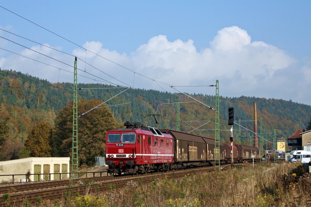 180 016-8 ist am 21.10.'11 im Elbtal nahe K�nigstein unterwegs