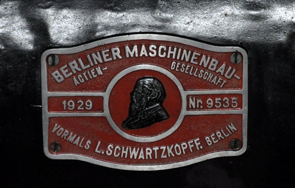 18.02.2012 Fabrikshild der 99 1746 auf einem Zylinderblock (Heizerseite)