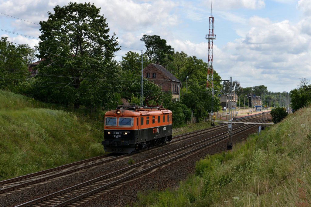 181 062 von Lotos bei einer Lz-Fahrt nach Frankfurt (Oder) am 20.07.2012 unterwegs bei Kunowice.