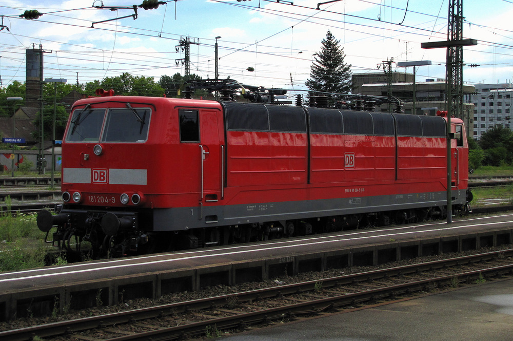 181 204-9 steht kalt in Karlsruhe Hbf. 12.08.2010