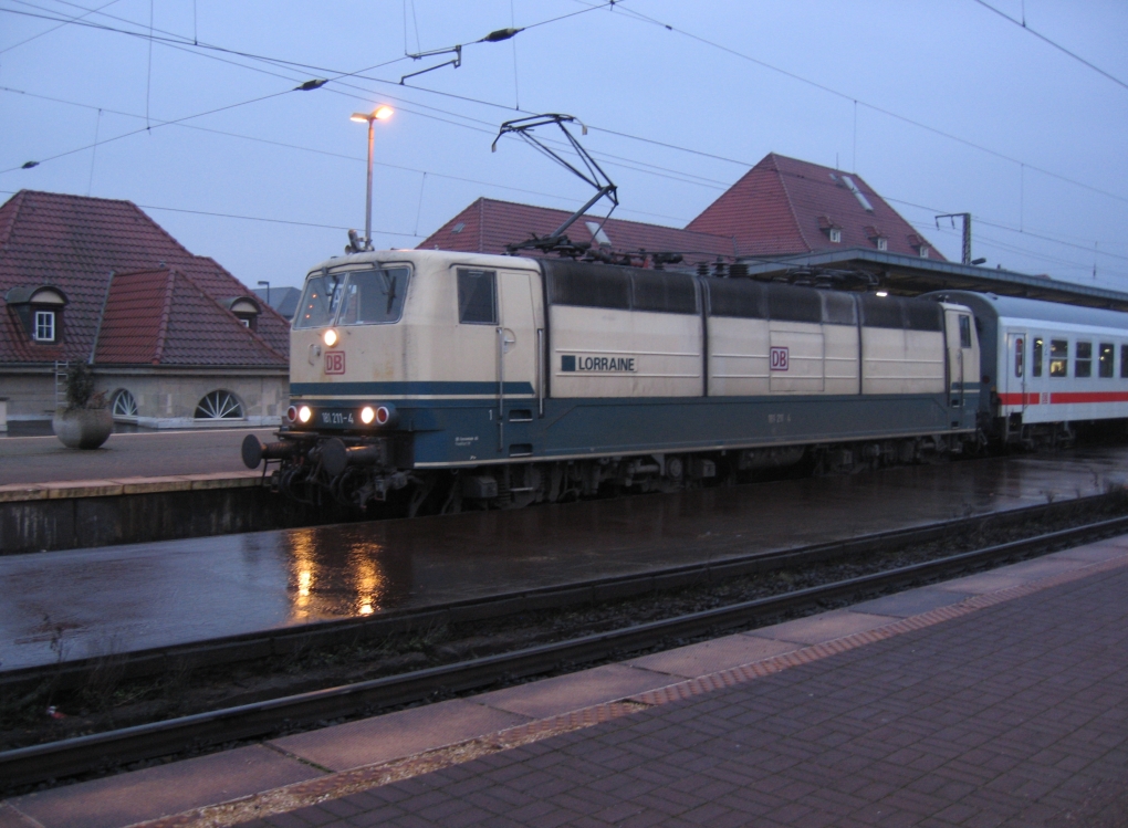 181 211-4  Lorraine  haltet 23/12/2005 im Weimar Hauptbahnhof. 