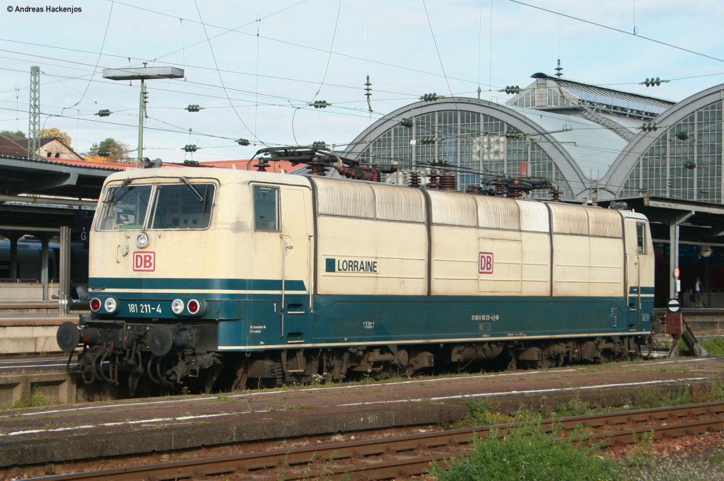 181 211-4 wartet auf neue Aufgaben in Karlsruhe Hbf 28.10.10