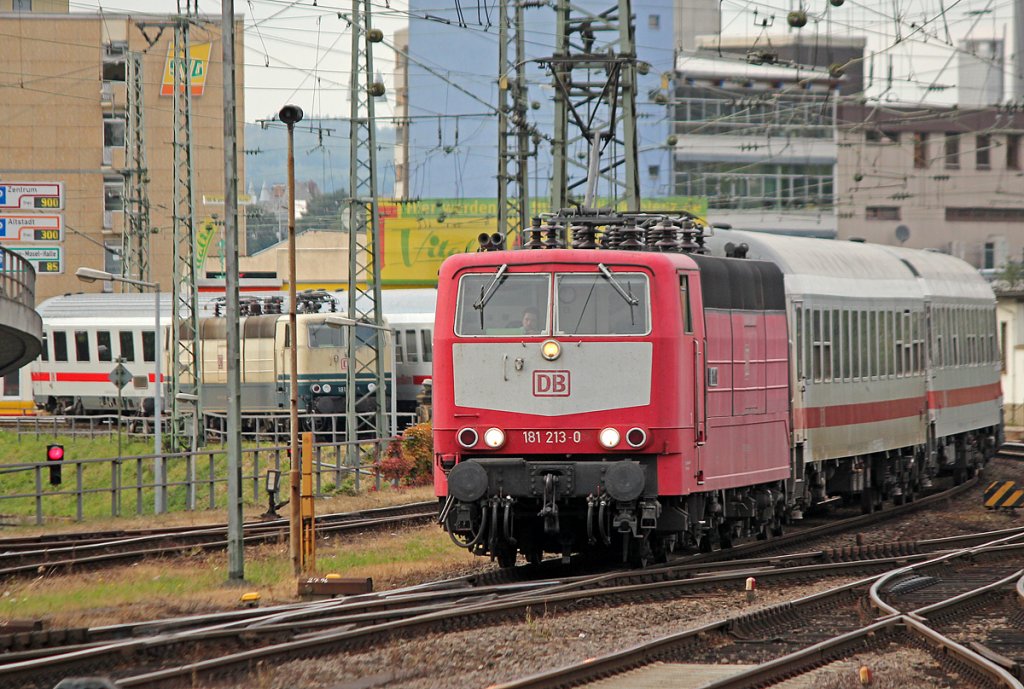 181 213-9  Saar  mit 181 211 in Koblenz Hbf am 22.07.2011