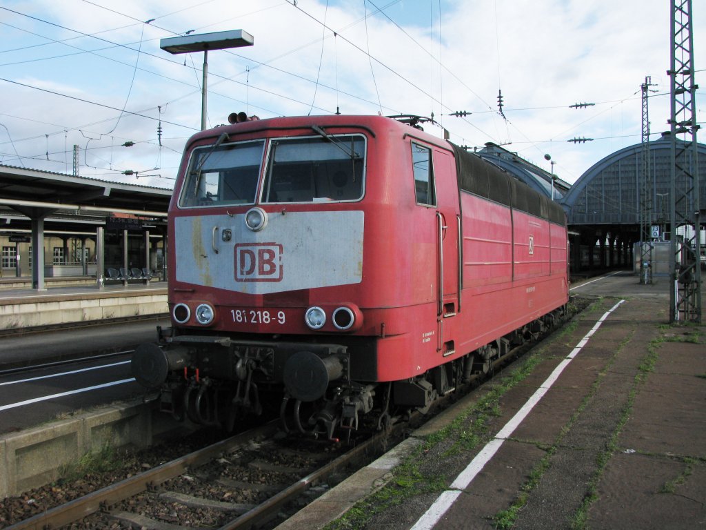 181 218-9 im HBf Karlsruhe am 5.November 2009