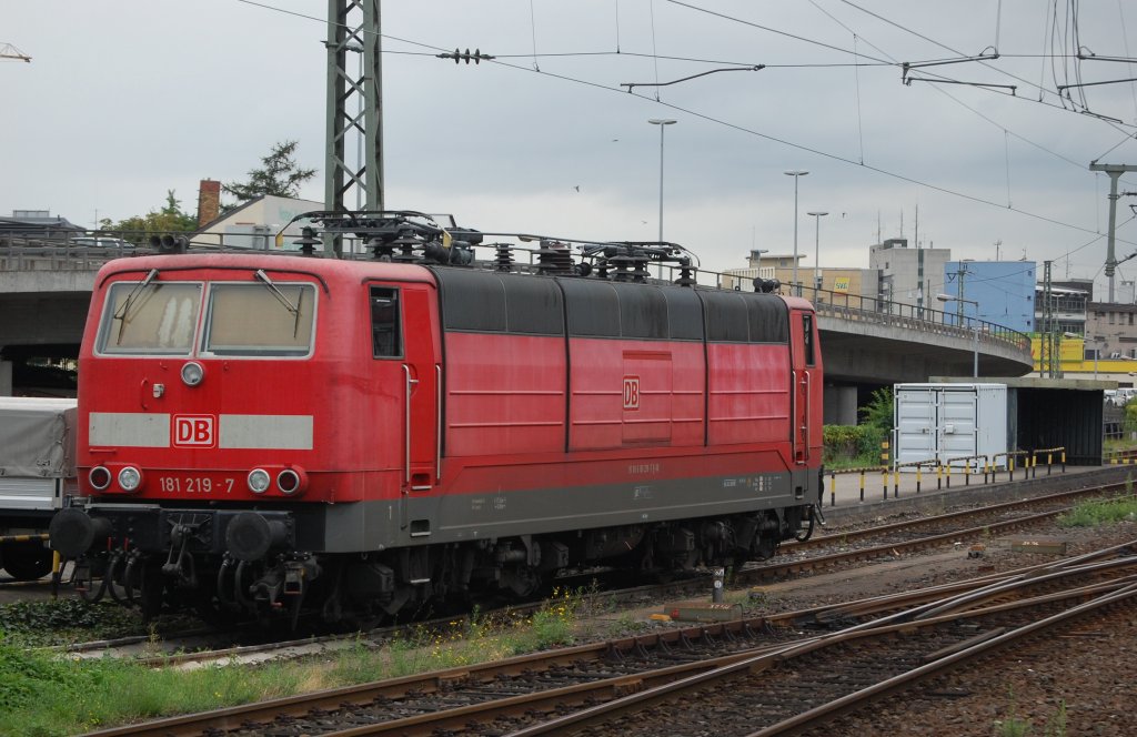 181 219-7 wartet am 11.08.2010 in Koblenz Hbf auf neue Aufgaben