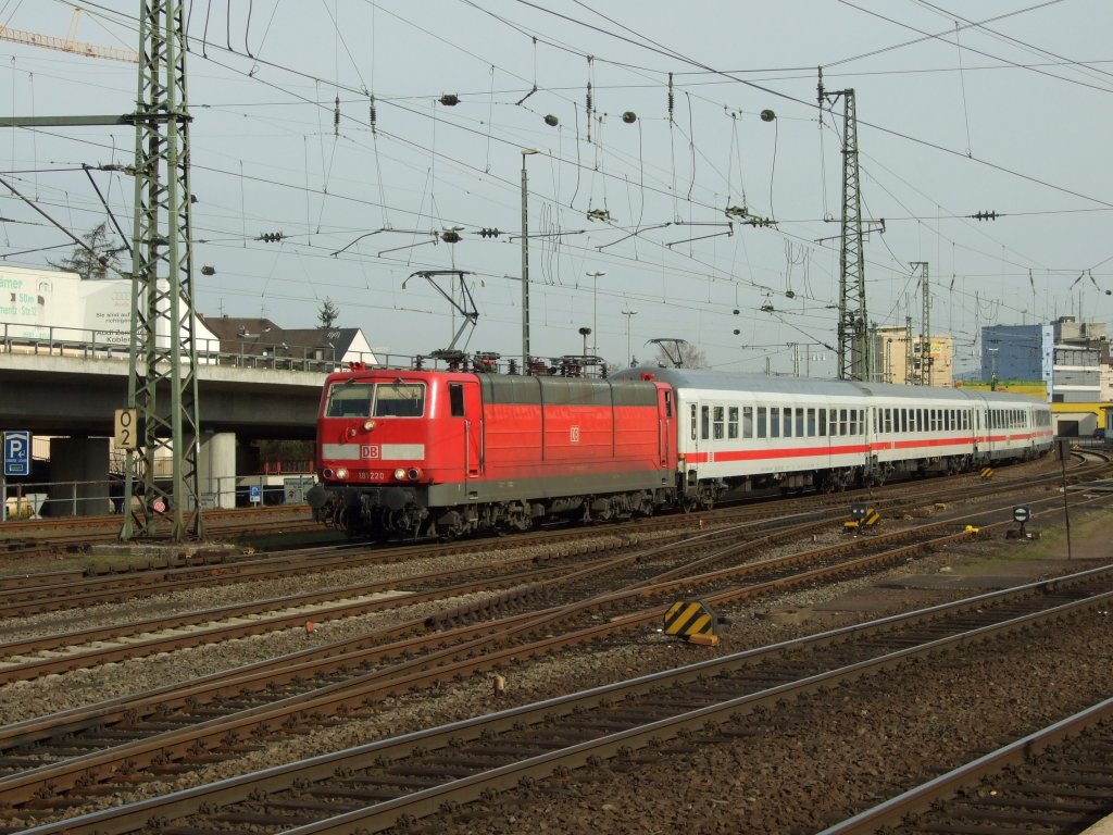 181 220-5 erreicht mit dem IC333  Norderney  (Luxembourg-Norddeich-Mole)den Koblenzer Hbf.2.4.2010
