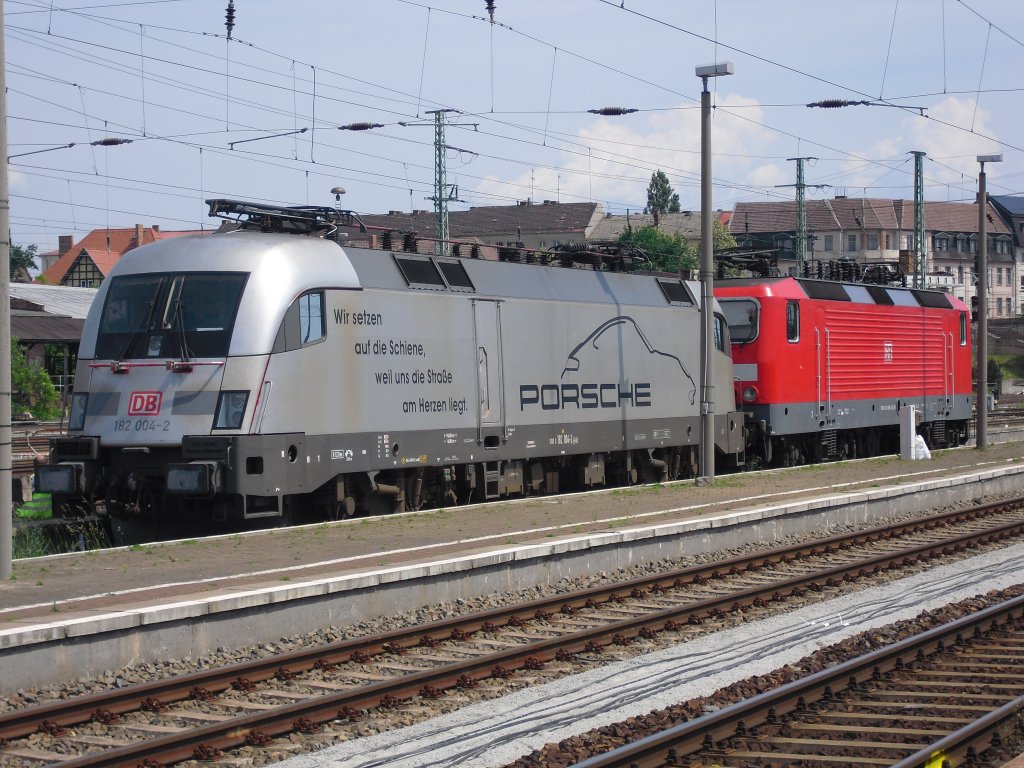 182 004-2 stand am 06.06.10 in Cottbus.