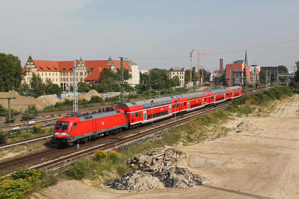 182 004 mit RE 37382 am 20.08.2012 in Berlin Ostkreuz.