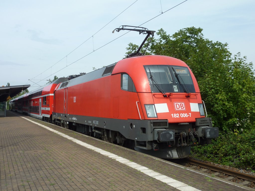 182 006 fhrt mit S-Bahn in Dresden-Strehlen ein.17.8.11