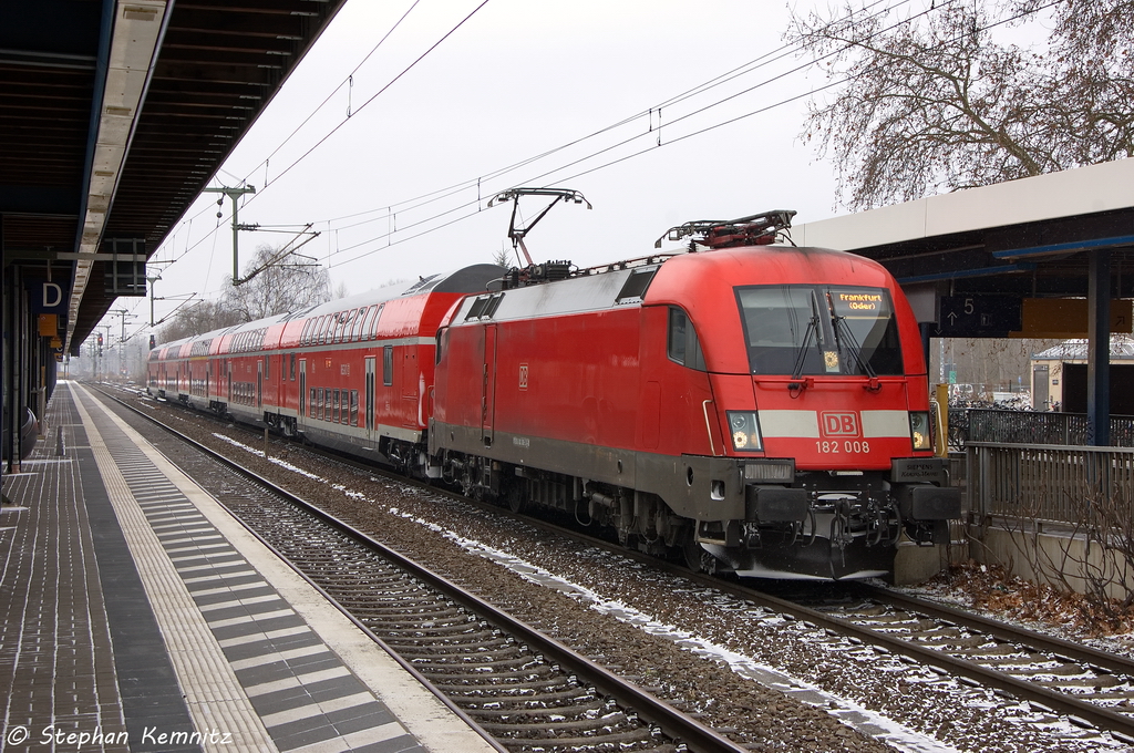 182 008 mit dem RE1 (RE 18177) von Brandenburg Hbf nach Frankfurt(Oder) im Brandenburger Hbf. 23.02.2013
