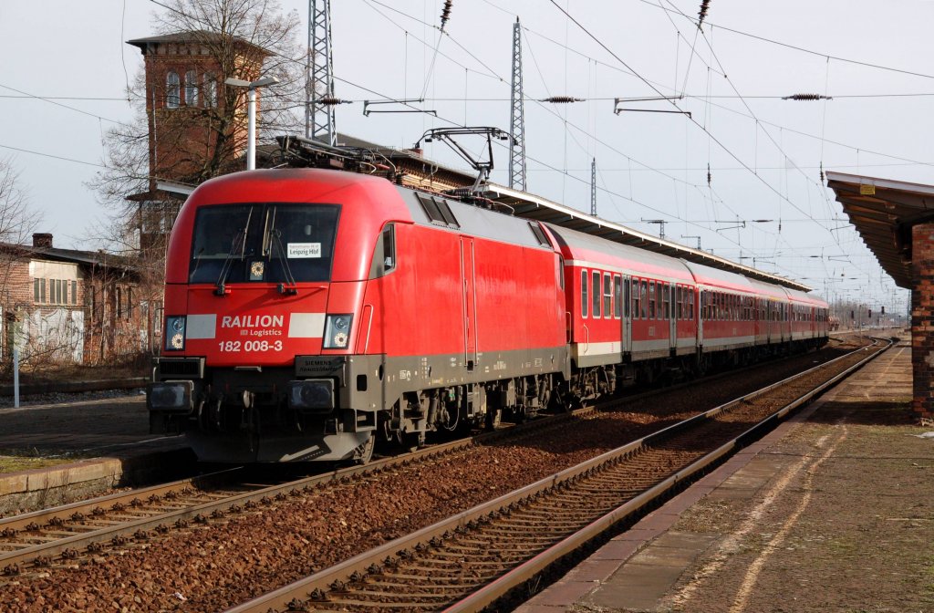 182 008 verlsst am 27.02.10 Eilenburg Richtung Leipzig.