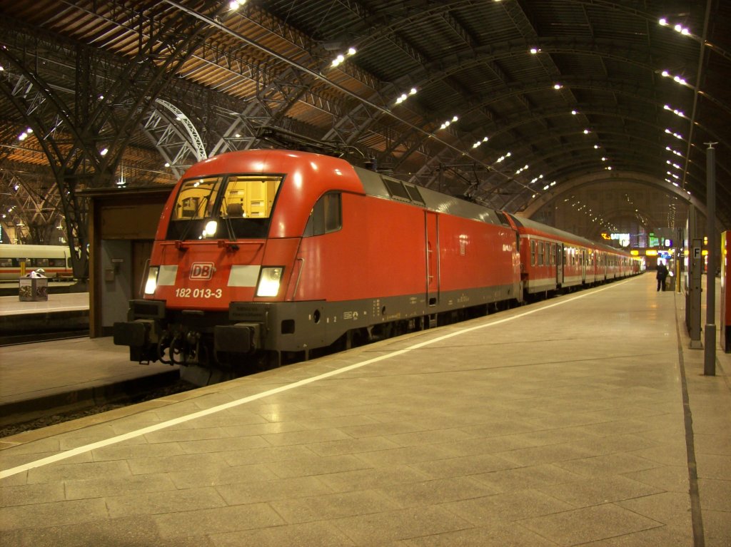 182 013-3 im Hbf Leipzig 01.02.2011