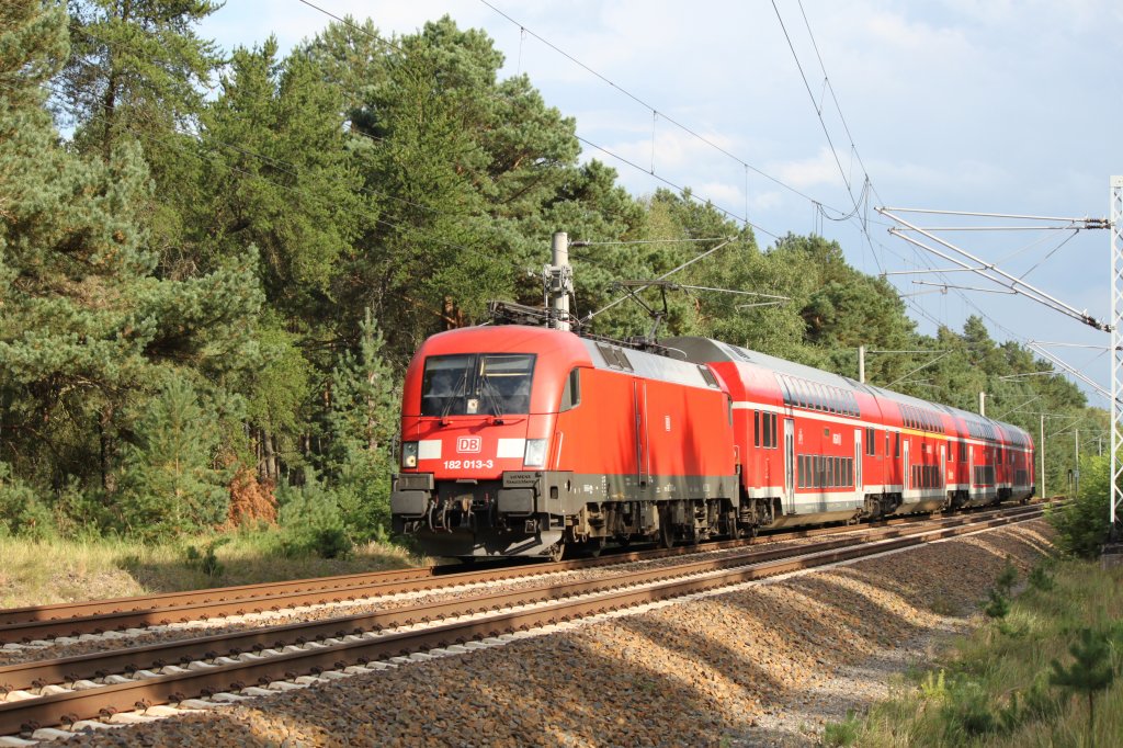 182 013-3 mit dem RE 4 Richtung Wittenberge,25.08.2012 bei Friesack/Mark