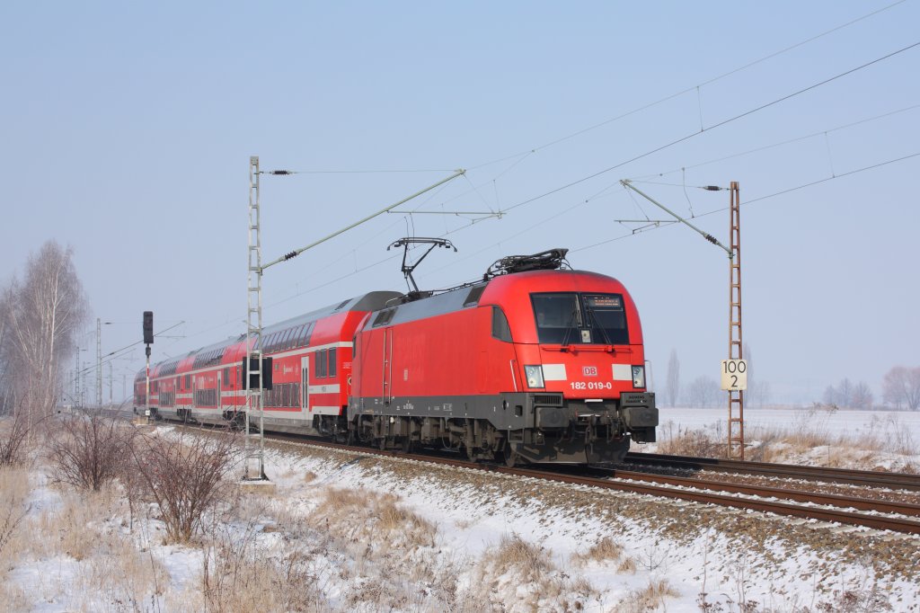 182 019-0 als S1 von Meien-Triebischtal nach Schna in Neusrnewitz. Fotografiert am 11.02.2012. 