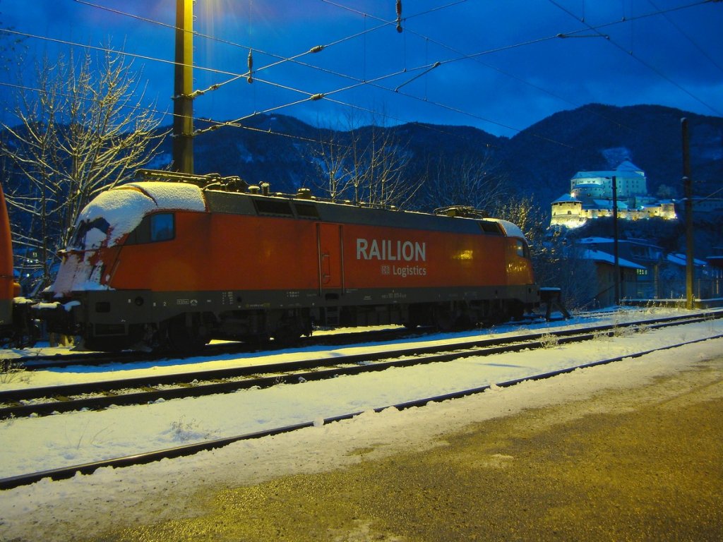 182 020-8 in Bahnhof Kufstein. 29.11.2010