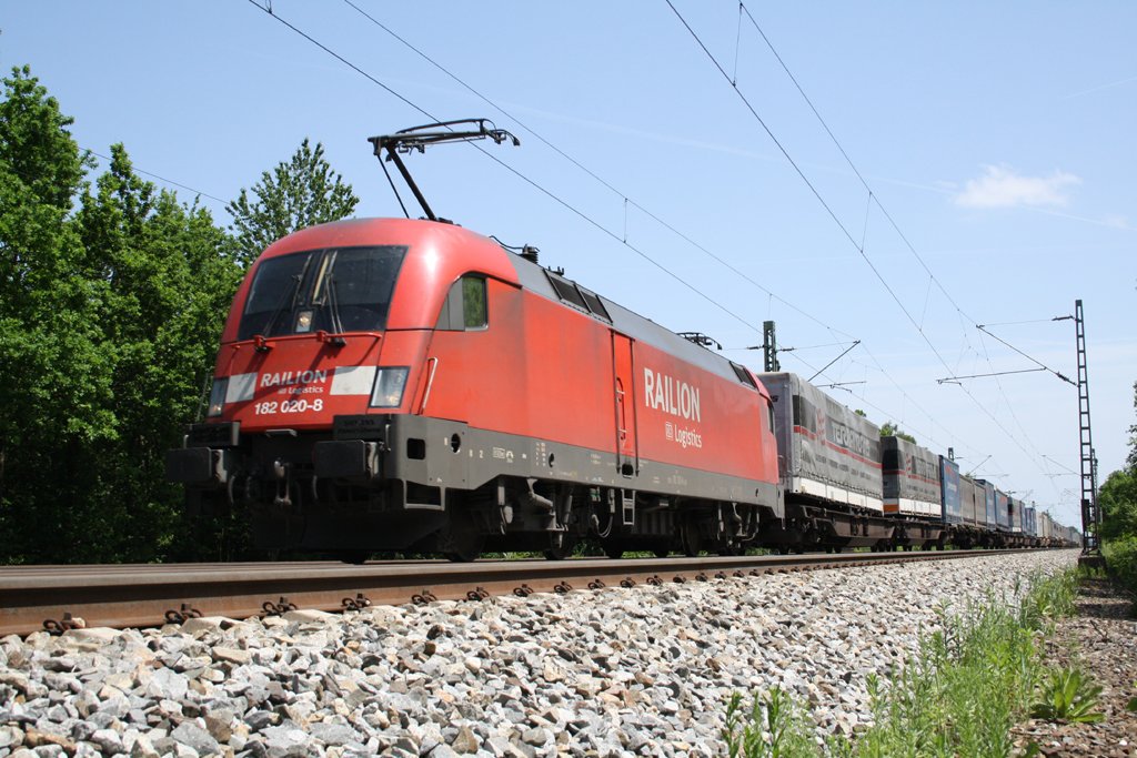 182 020-8 in Vatterstetten am 11.6.2010
