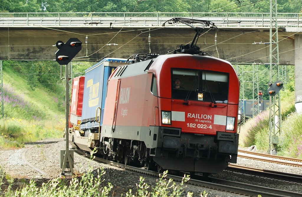 182 022-4 mit Gz bei Fulda am 11.07.2009 