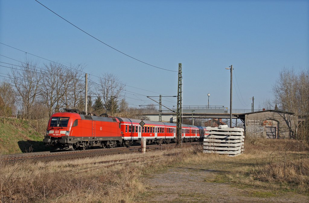 182 024-0 beschleunigt RB 16322 Halle(Saale)Hbf - Eisenach aus Frttstdt. 28.03.12
